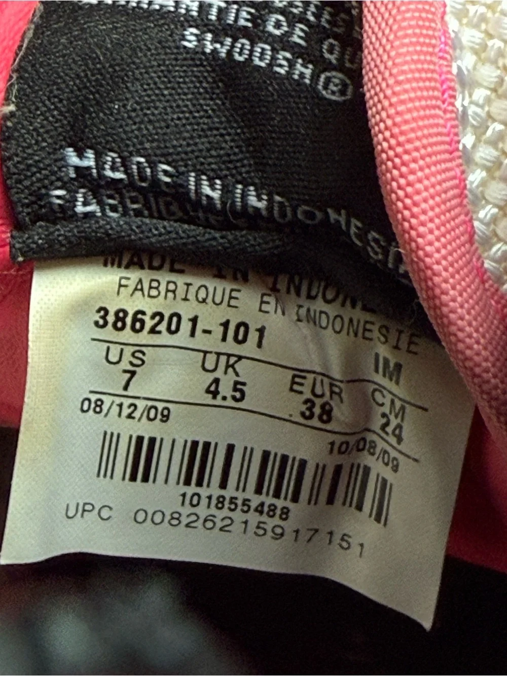 Nike women’s Low-Top Sneakers - White & Pink - Picture 7 of 7